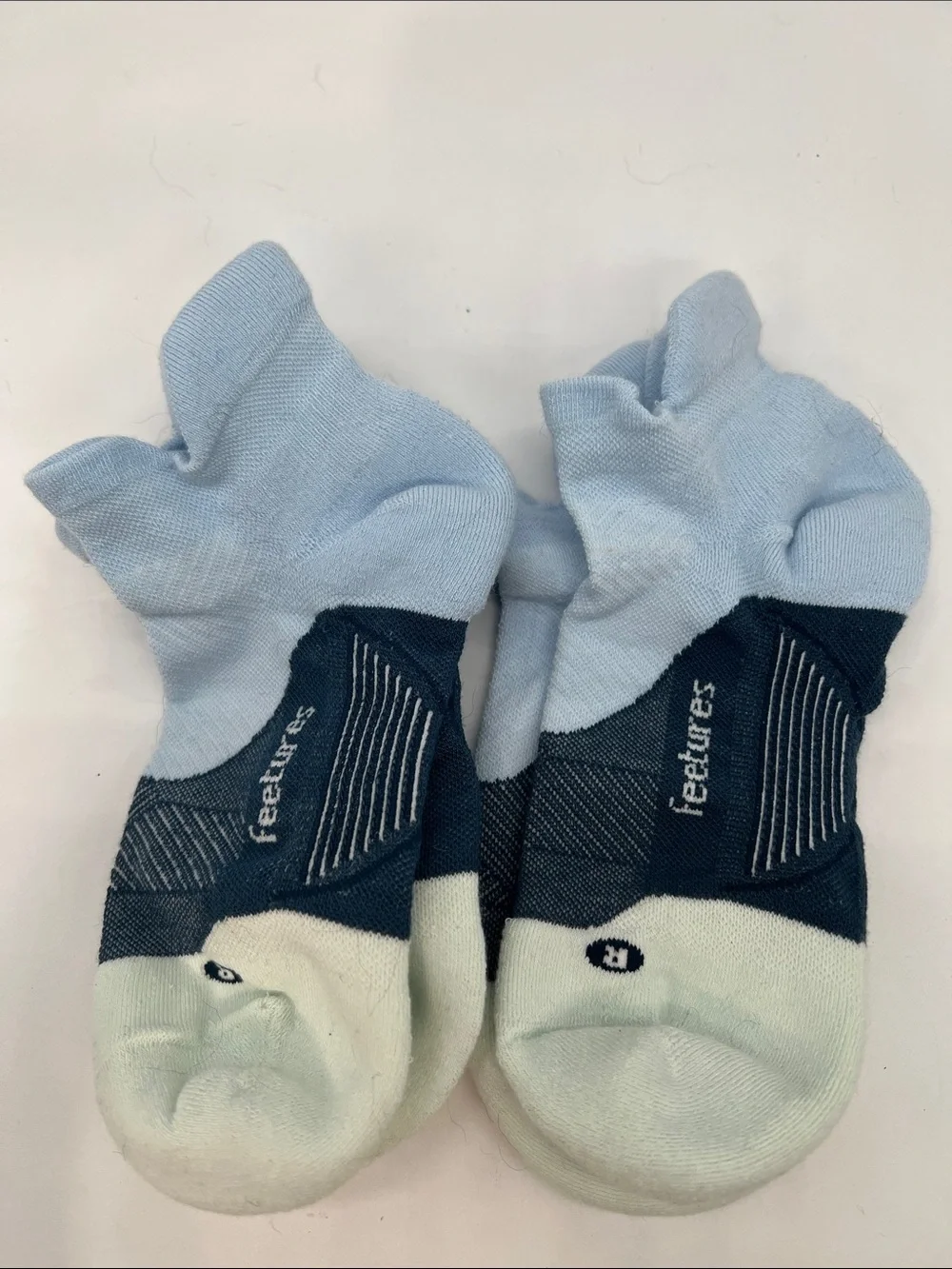 Feetures Elite Max Cushion No Show Tab Running Socks Medium 2 Pack New